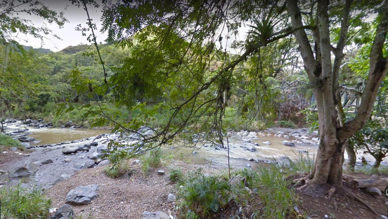 Finca Villa Chalet Del Rio Cali Farm Villa Chalet Cali River Екстер'єр фото